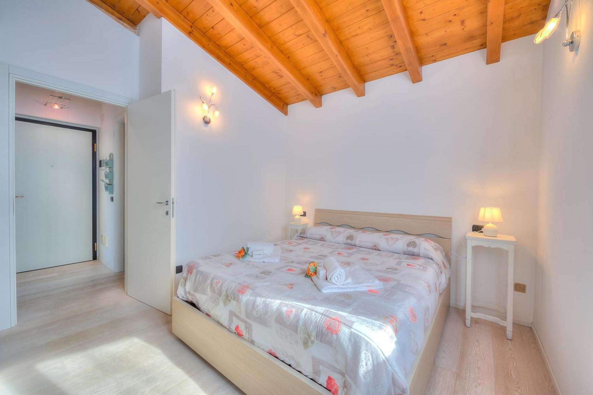La Brezza Del Lago Maggiore With View - Happy Rentals Laveno-Mombello Exterior foto